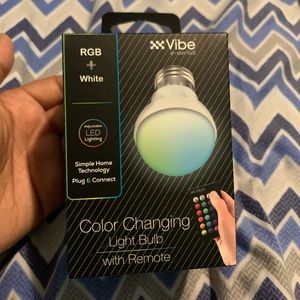 Color Changing Light Bulb w/ Remote
